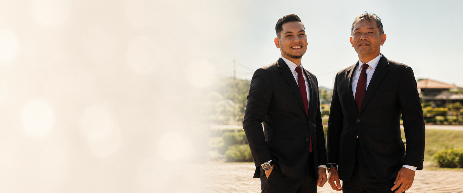 Advogado da Murata atendendo um cliente no escritório